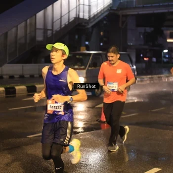 Runner Photo 7883393