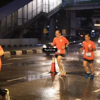 Runner Photo 7883419