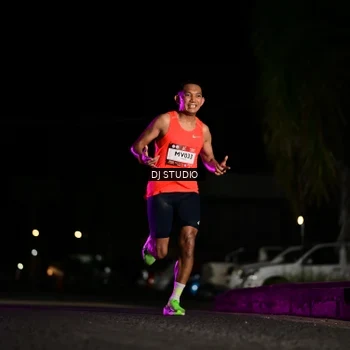 Runner Photo 7883502
