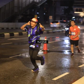 Runner Photo 7883646