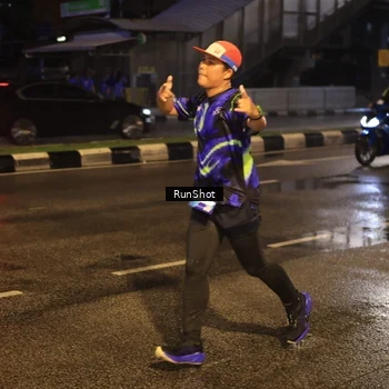 Runner Photo 7883663