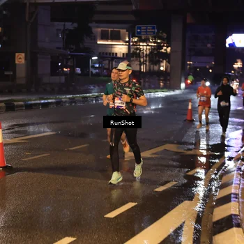 Runner Photo 7883746