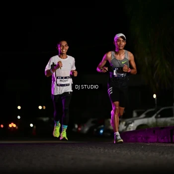 Runner Photo 7883757
