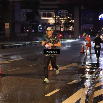 Runner Photo 7883759