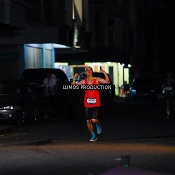 Runner Photo 7883875