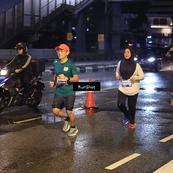 Runner Photo 7884019