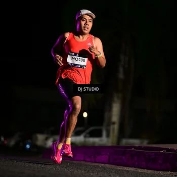 Runner Photo 7884024