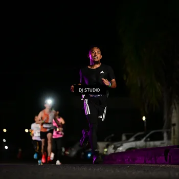 Runner Photo 7884065
