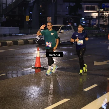 Runner Photo 7884070