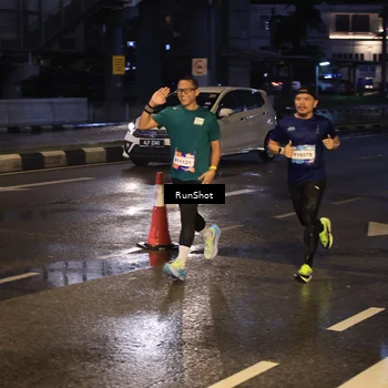 Runner Photo 7884073