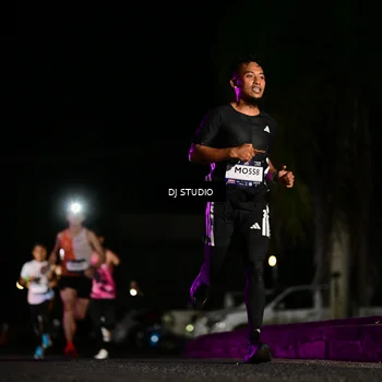 Runner Photo 7884082