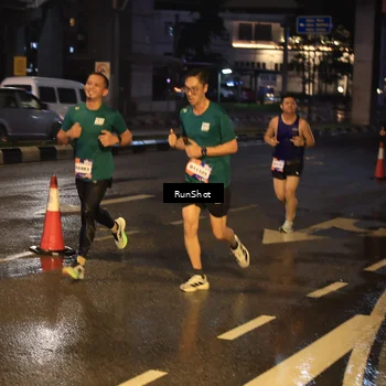 Runner Photo 7884273