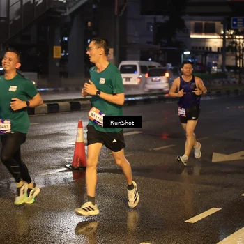Runner Photo 7884299
