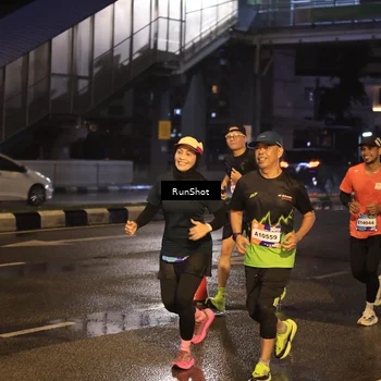 Runner Photo 7884382