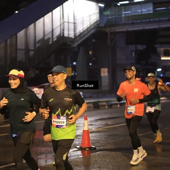 Runner Photo 7884404