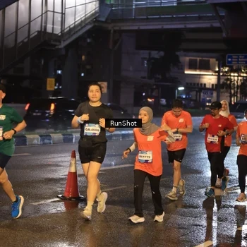 Runner Photo 7884496