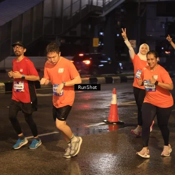Runner Photo 7884568
