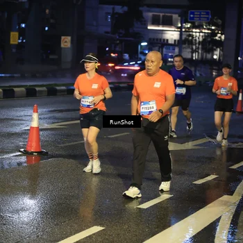 Runner Photo 7884856