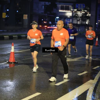 Runner Photo 7884857