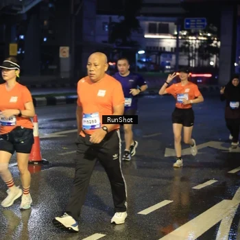 Runner Photo 7884873
