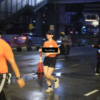 Runner Photo 7884916