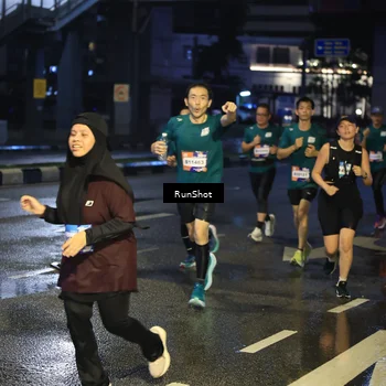 Runner Photo 7884975