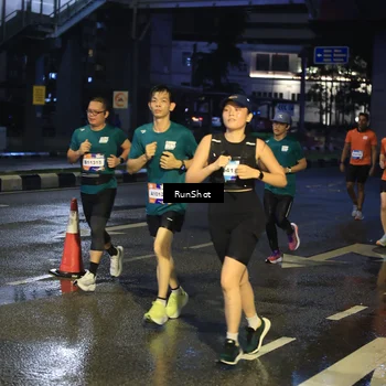 Runner Photo 7885001