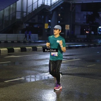 Runner Photo 7885039