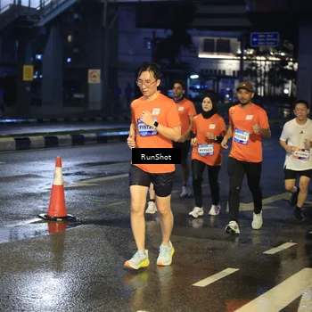 Runner Photo 7885063