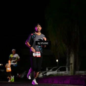 Runner Photo 7885069