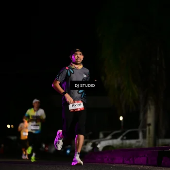 Runner Photo 7885071