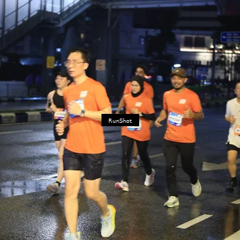 Runner Photo 7885073