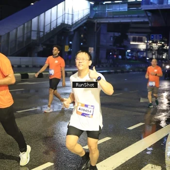 Runner Photo 7885135