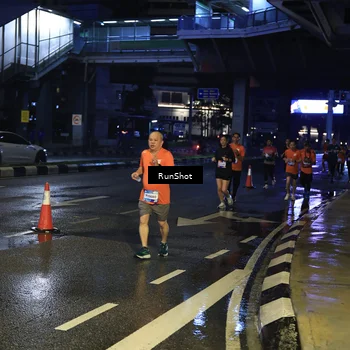 Runner Photo 7885151