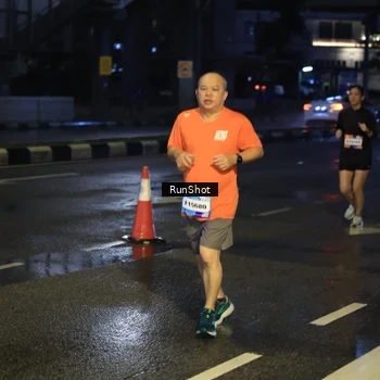 Runner Photo 7885165
