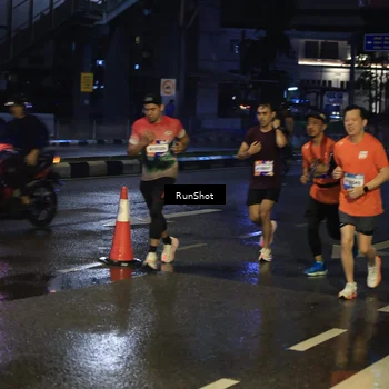 Runner Photo 7885256