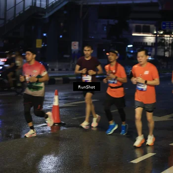 Runner Photo 7885264