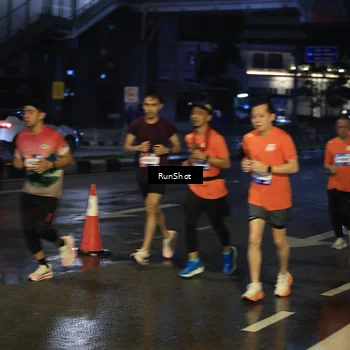 Runner Photo 7885273