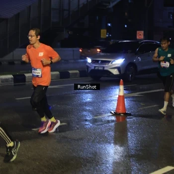 Runner Photo 7885358