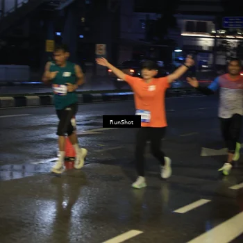 Runner Photo 7885363