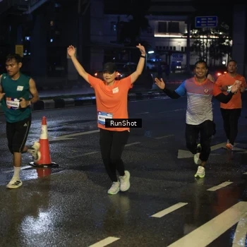 Runner Photo 7885365