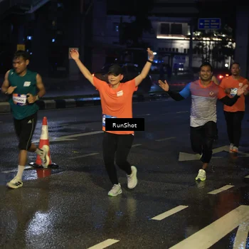 Runner Photo 7885376