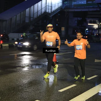Runner Photo 7885455