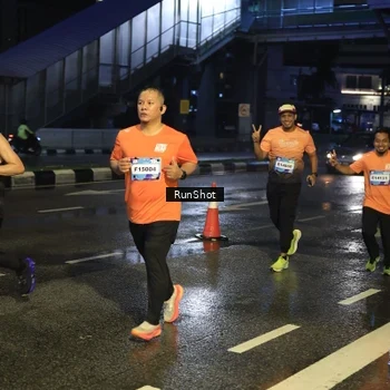 Runner Photo 7885475