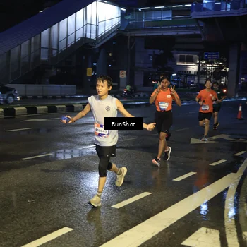 Runner Photo 7885526