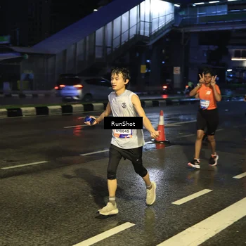Runner Photo 7885543