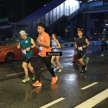 Runner Photo 7885771