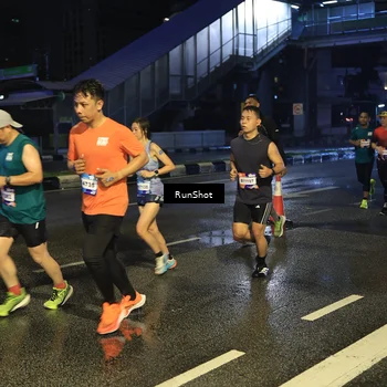 Runner Photo 7885773