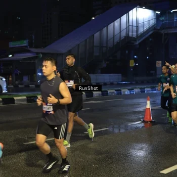 Runner Photo 7885789