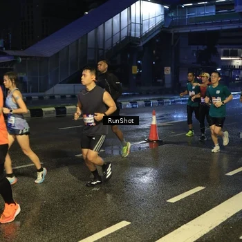 Runner Photo 7885793